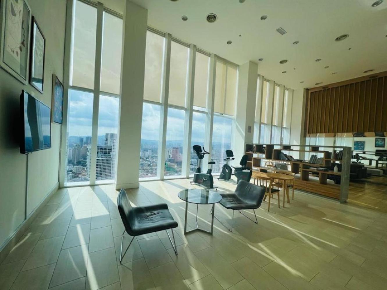 Platinum Klcc By Rainbow Suites Куала Лумпур Екстериор снимка