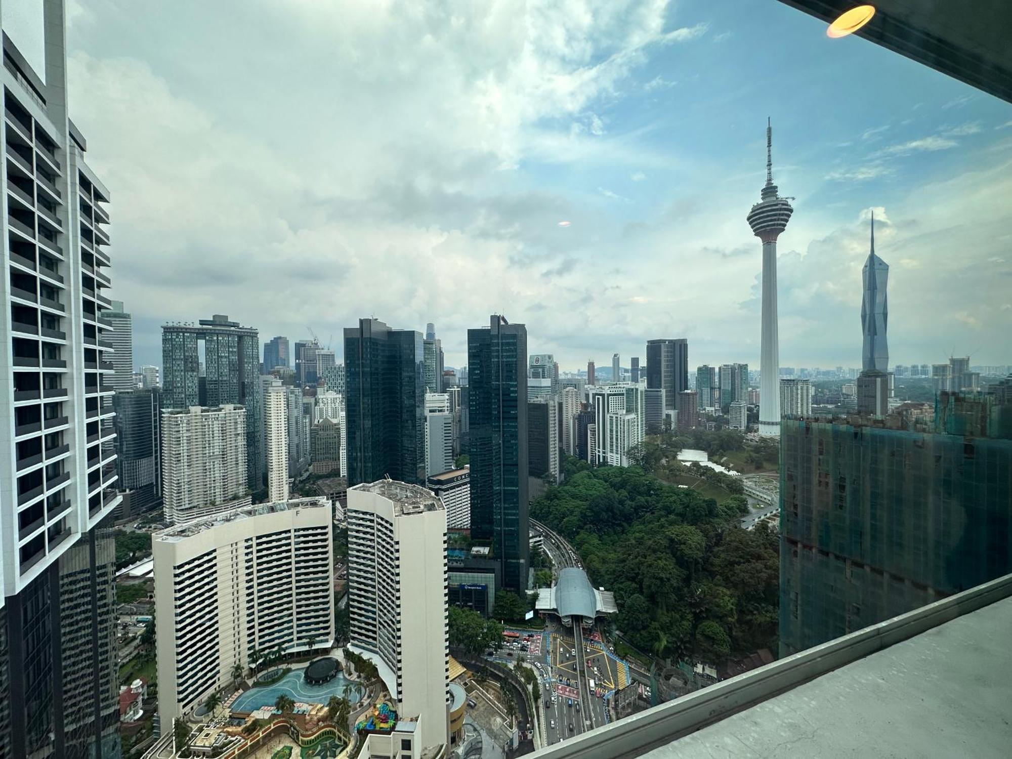 Platinum Klcc By Rainbow Suites Куала Лумпур Екстериор снимка
