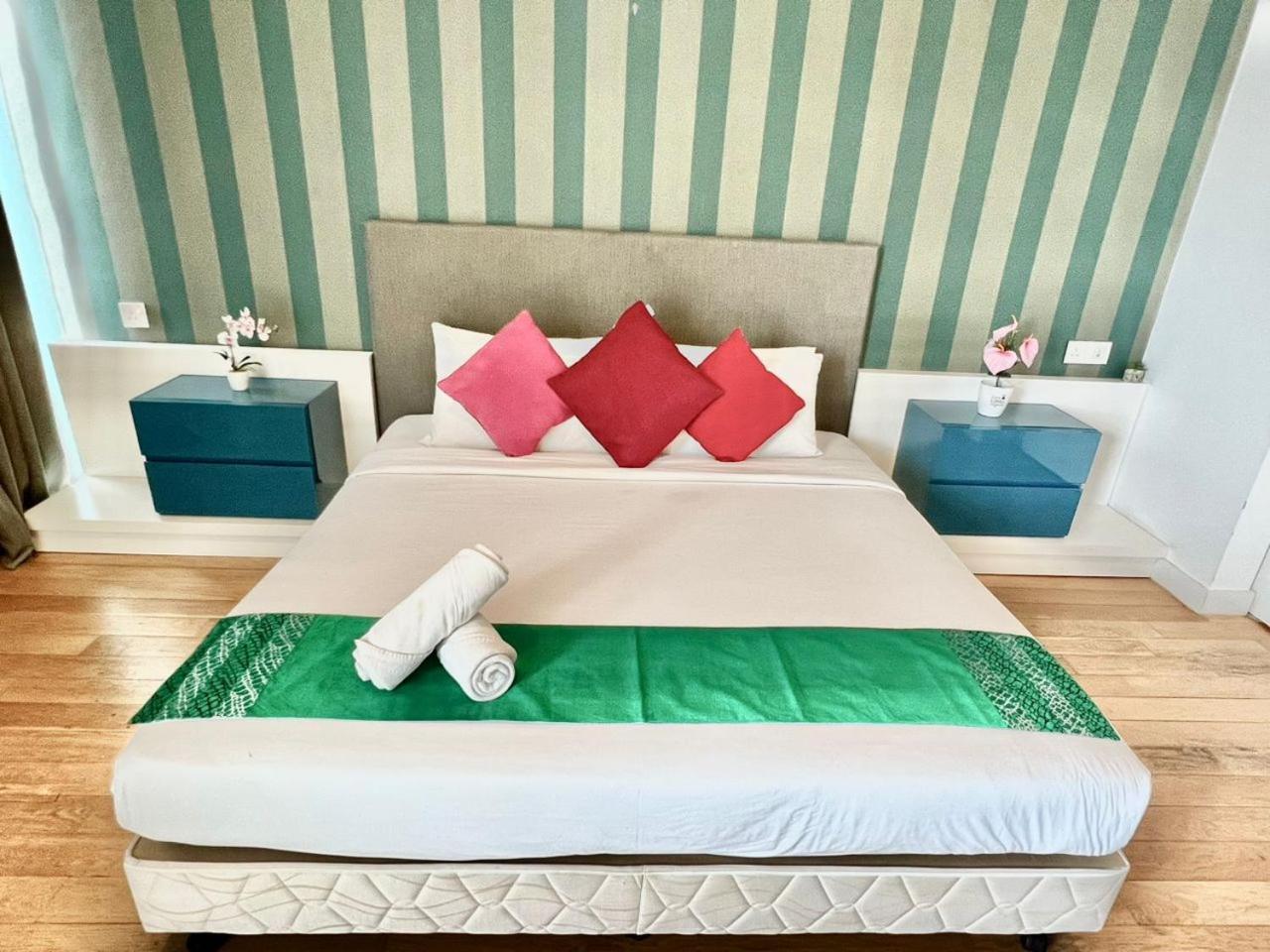 Platinum Klcc By Rainbow Suites Куала Лумпур Екстериор снимка